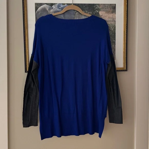 5/48 Royal Blue Sweater with Red Brand Tag - Picture 9 of 9